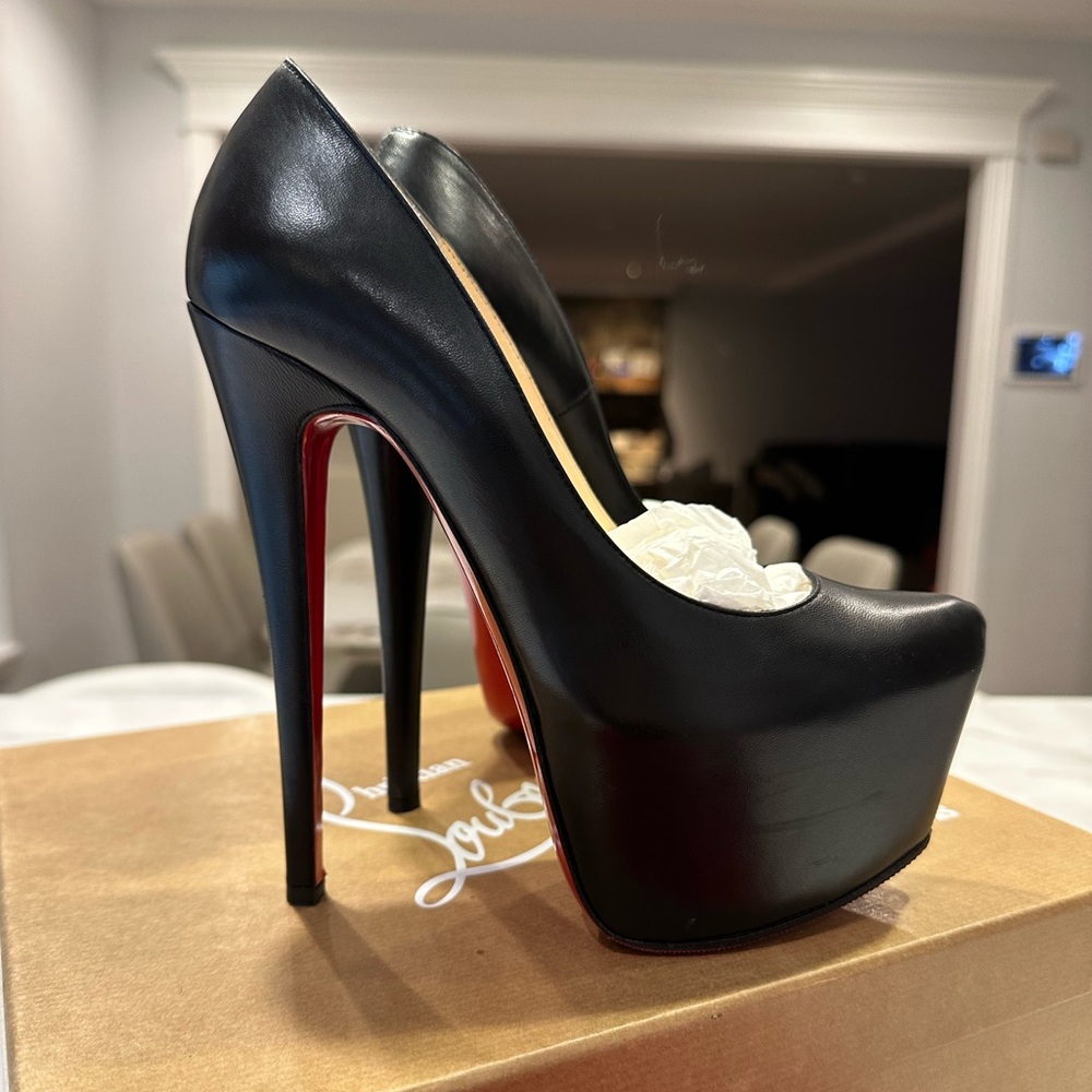 Christian Louboutin Daffodile 160